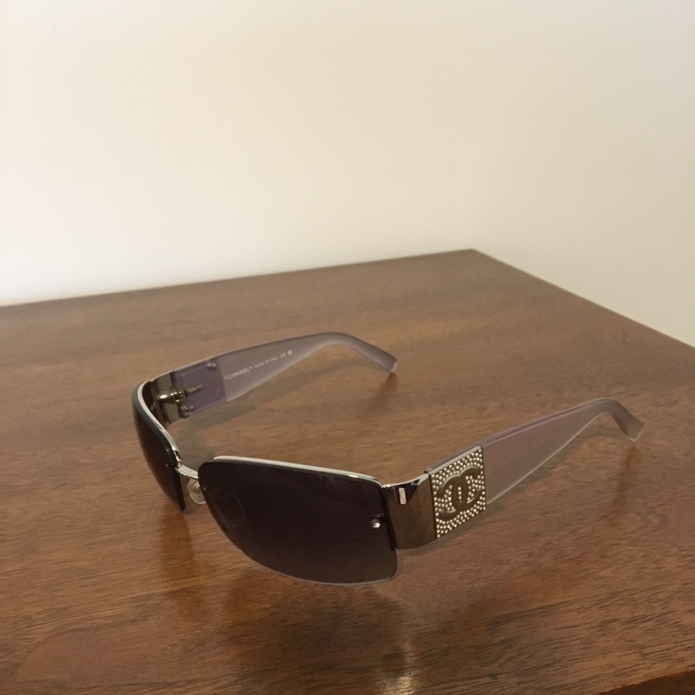 CHANEL Iridescent Sunglasses